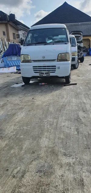 Suzuki APV Minibus 2010 White