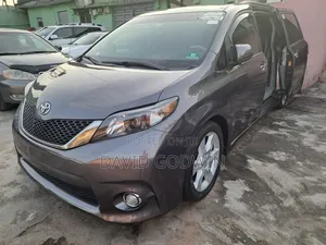 Toyota Sienna 2013 Gray