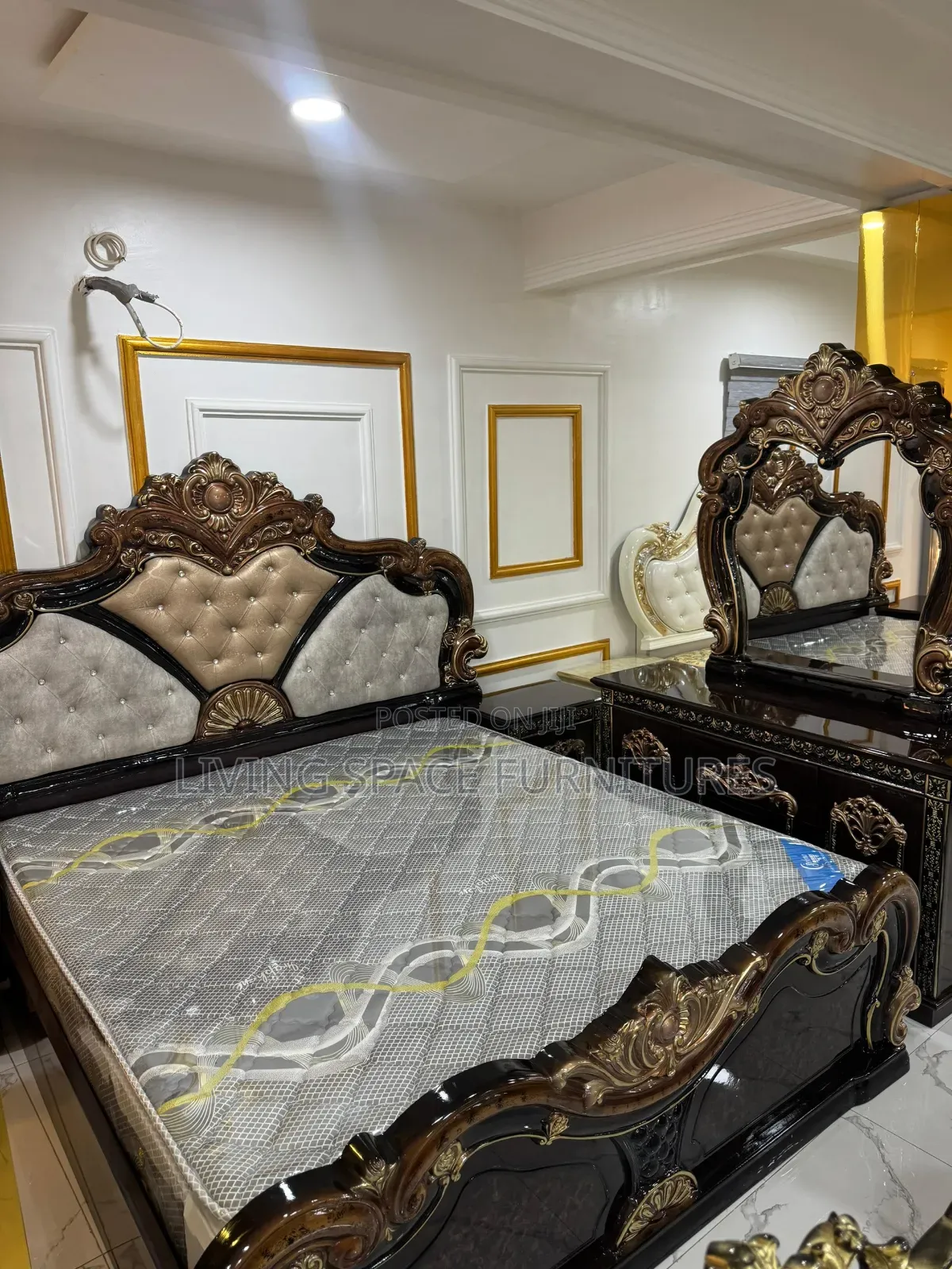 High Standard Royal Complete Bed Set 6by7 Size
