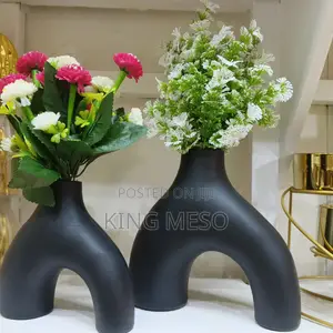 Plastic Table Flower Vase