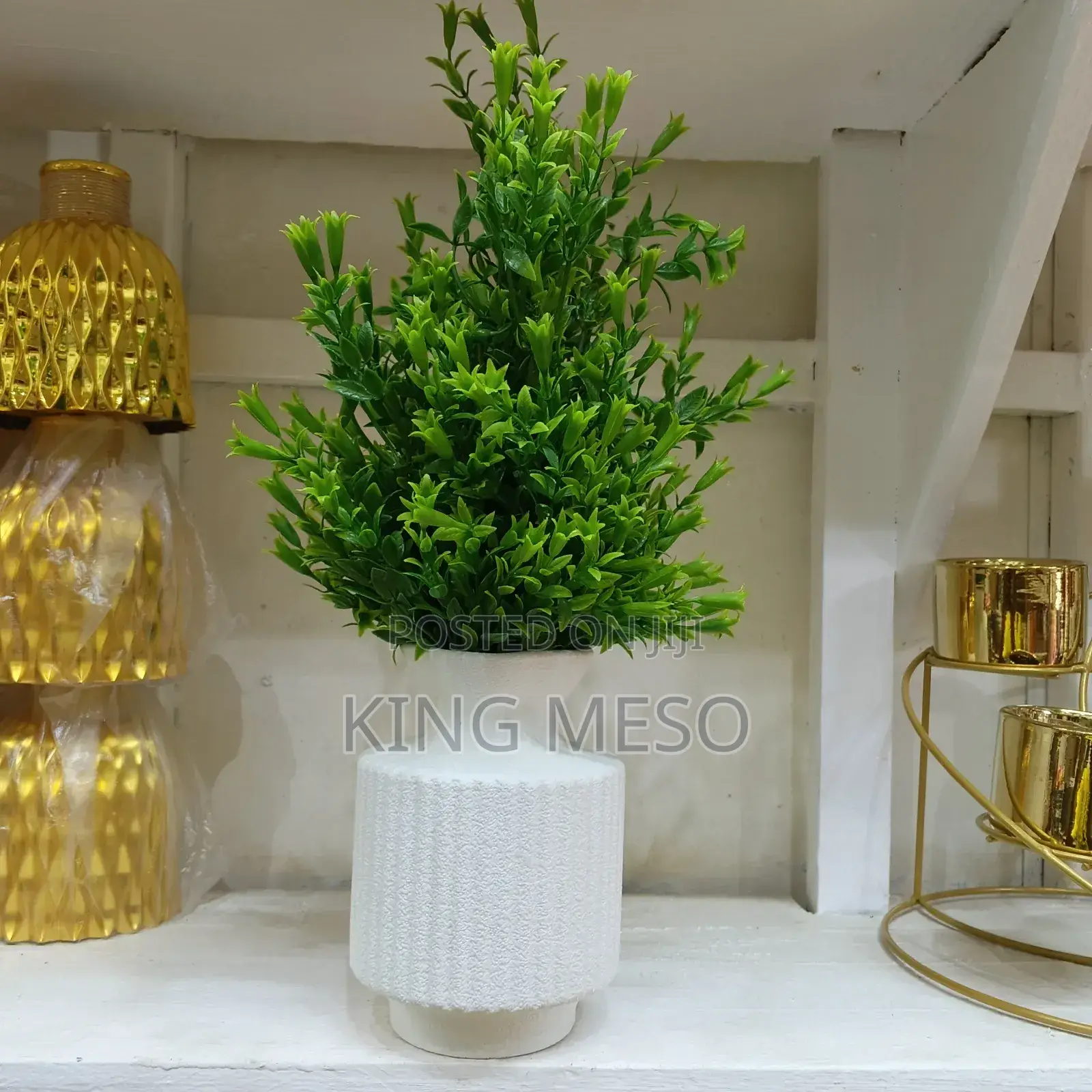 Plastic Table Flower Vase