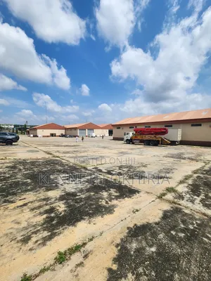 Massive Warehouse in an Accessible Location