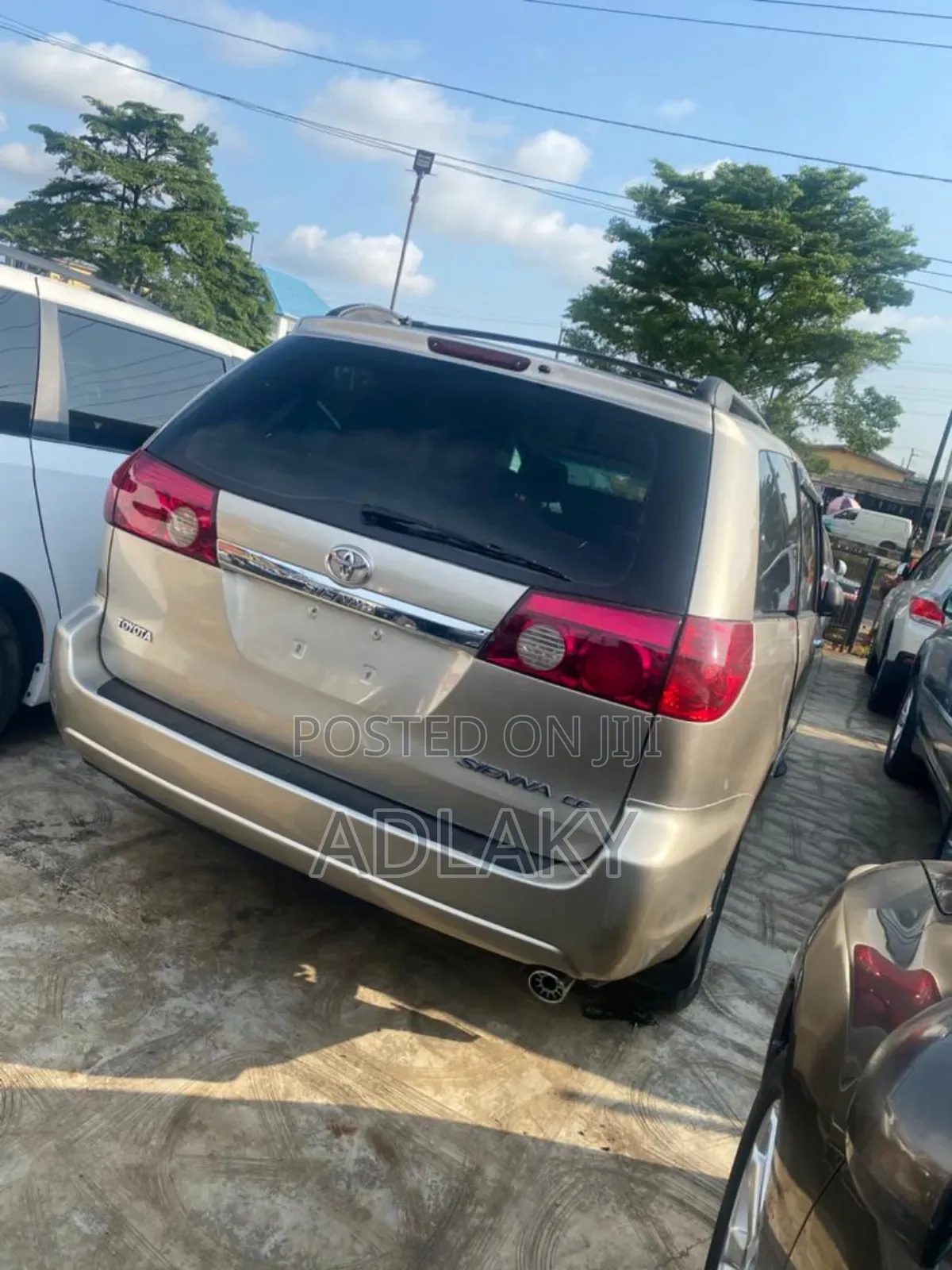 Toyota Sienna LE 2008 Gold