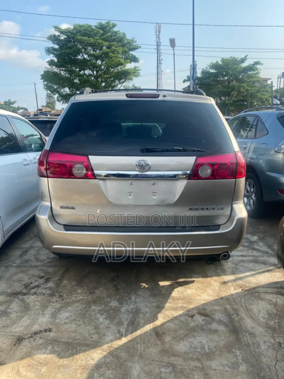 Toyota Sienna LE 2008 Gold