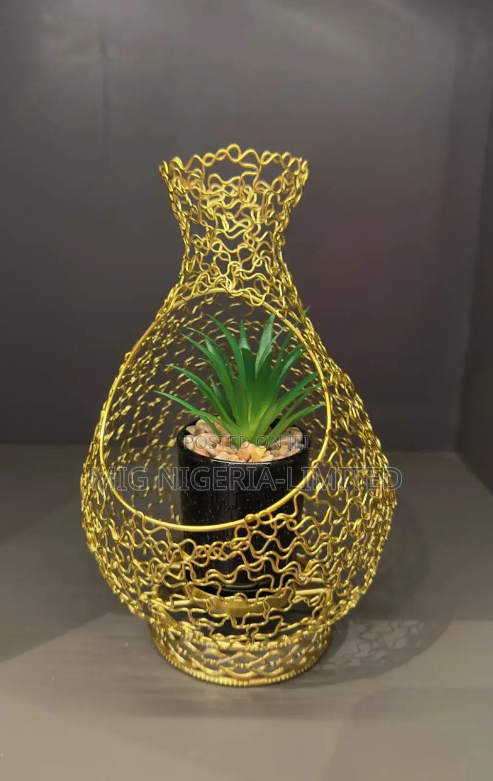 Brosmon Artificial Table Decor Flowers Gold Vase 1pc