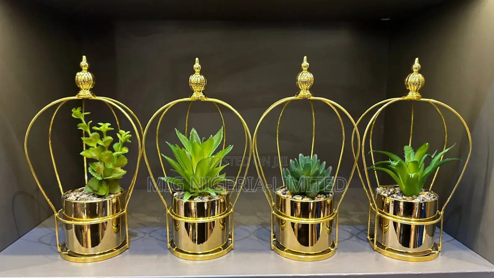 Brosmon Artificial Table Decor Flowers Gold Vase 1pc