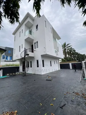 Furnished 5bdrm Duplex in Well Secured Estate for sale