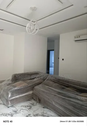 3bdrm Block of Flats in Shonibare Estate for rent