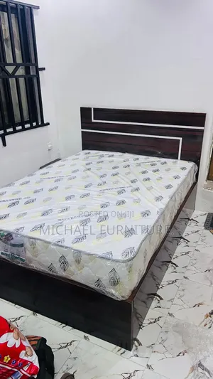 Immaculate 41⁄2 by 6 Bedframe