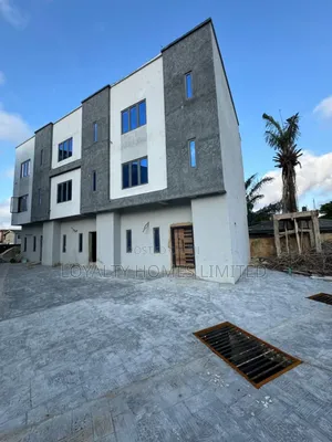 Furnished 4bdrm Townhouse/Terrace in Surulere for sale