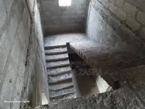 5bdrm Duplex in H& J Estate, Dakwo District for sale