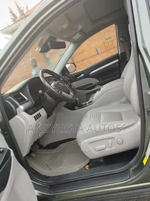 Toyota Highlander XLE 4x4 V6 (3.5L 6cyl 8A) 2017 Green
