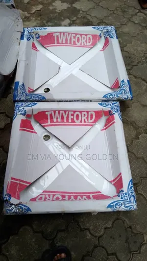 High Quality Tyford Shower Tray 70*70