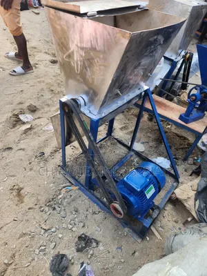 Cassava Grinding Machine, Comes With 5.5hp Electric Motor
