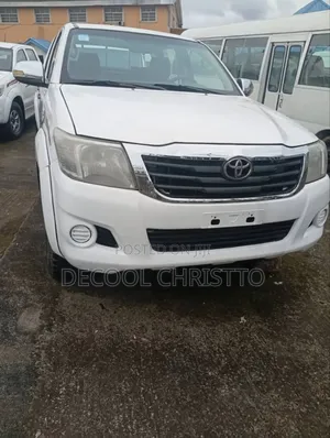 Toyota Hilux 2.5 D-4D 4X4 SRX 2012 White