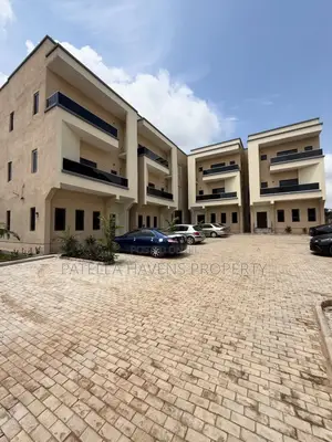 4bdrm Duplex in Durumi for sale