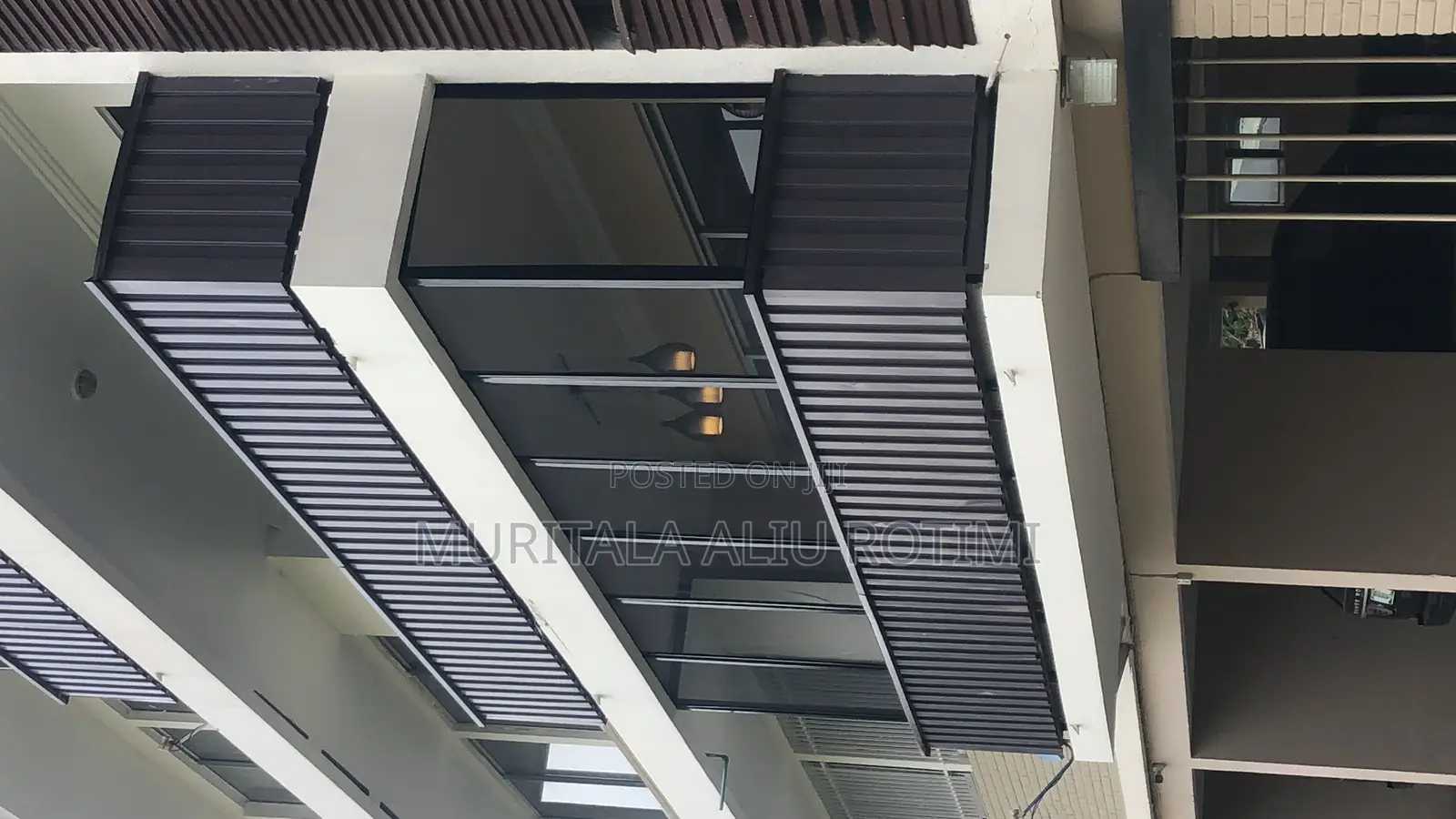 Frontage Fixed