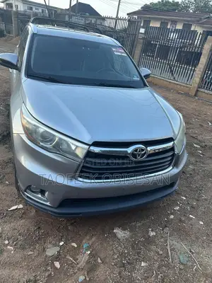 Toyota Highlander Limited Platinum 4dr SUV (3.5L 6cyl 6A) 2015 Silver