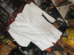 Durable White Lab 🥼 Coat