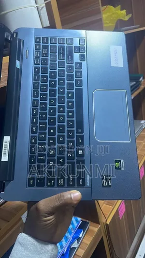 Laptop Toshiba Satellite C850 8GB Intel Core I5 SSD 256GB