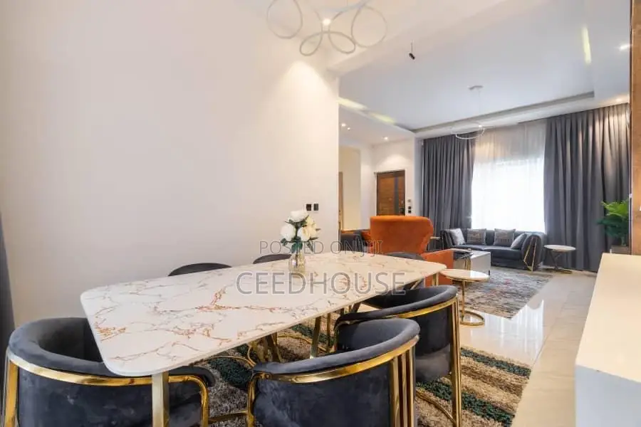 Luxurious 4 Bedroom Duplex With Swimming Pool