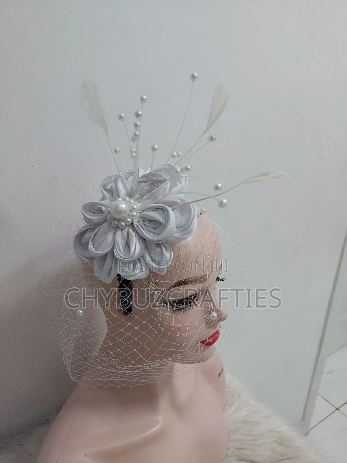 White Rise Facinator
