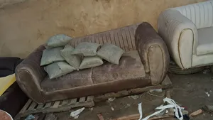 Couch of 2 Seater/ 3 Seater for Homes/ Restaurants/Lounges/ Guesthouse