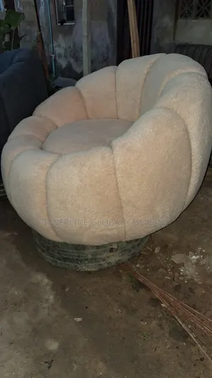 Single Seater Sofa for Homes/ Restaurants/ Hotels/ Lounges/ Bars/ Club