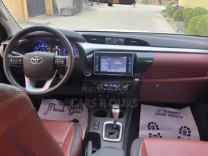 Toyota Hilux 2018 White