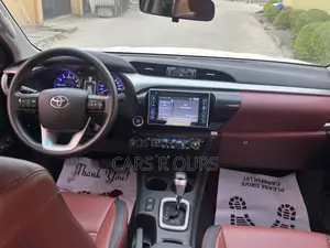 Toyota Hilux 2020 White