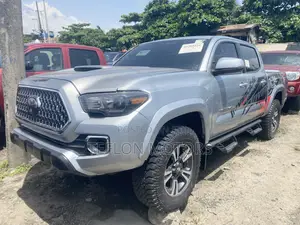 Toyota Tacoma SR5 2018 Silver
