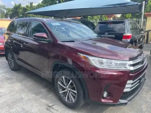 Toyota Highlander XLE 4x4 V6 (3.5L 6cyl 8A) 2018 Red