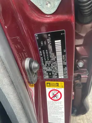 Toyota Highlander XLE 4x4 V6 (3.5L 6cyl 8A) 2018 Red