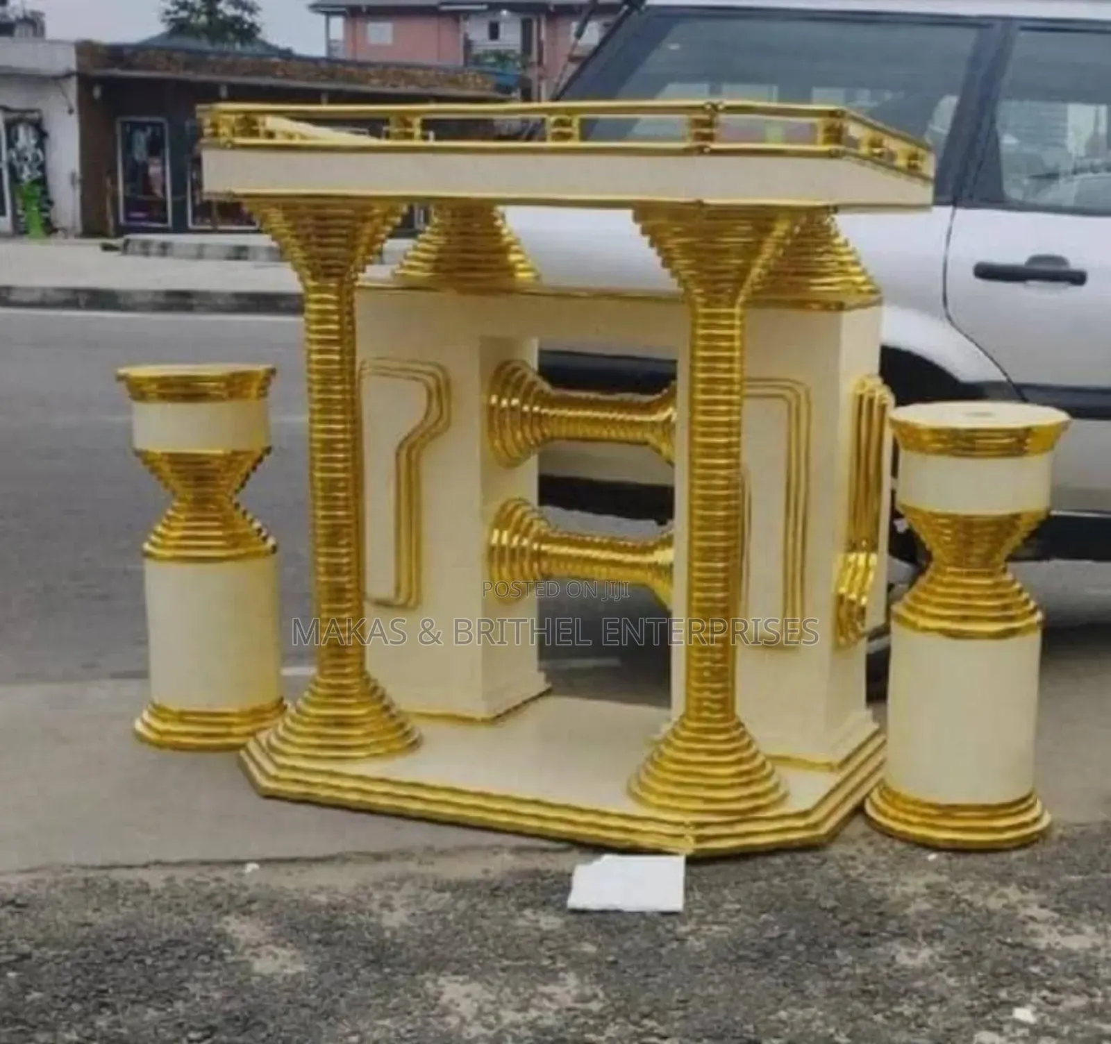 4ft By 4ft Church Pulpit With Flower Vases