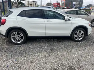 Mercedes-Benz GLA 250 2015 White