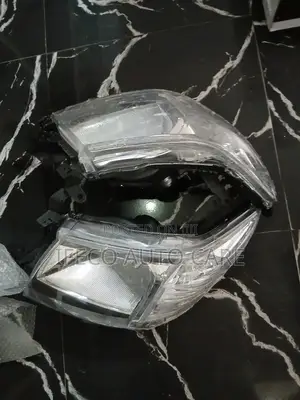 Headlamp Hilux 2012 Sets