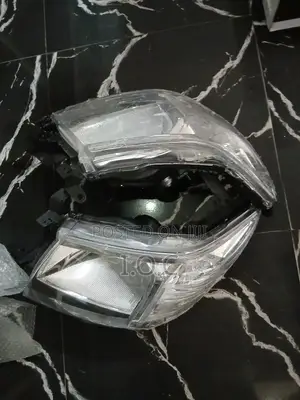 Headlamp Hilux 2012 Sets
