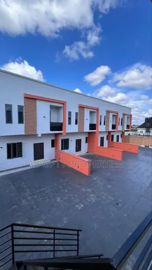 3bdrm Townhouse/Terrace in Benin City for sale