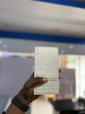 New Apple iPhone 16 128 GB Black