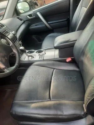 Toyota Highlander SE 2010 Silver