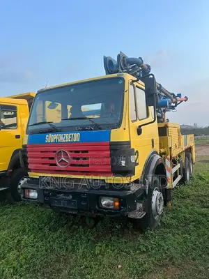 Mercedes-Benz Concrete Pump Truck