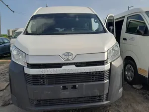 Toyota HiAce 2023 White