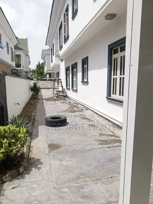 5bdrm Mansion in Carlton Gate, Chevron for rent