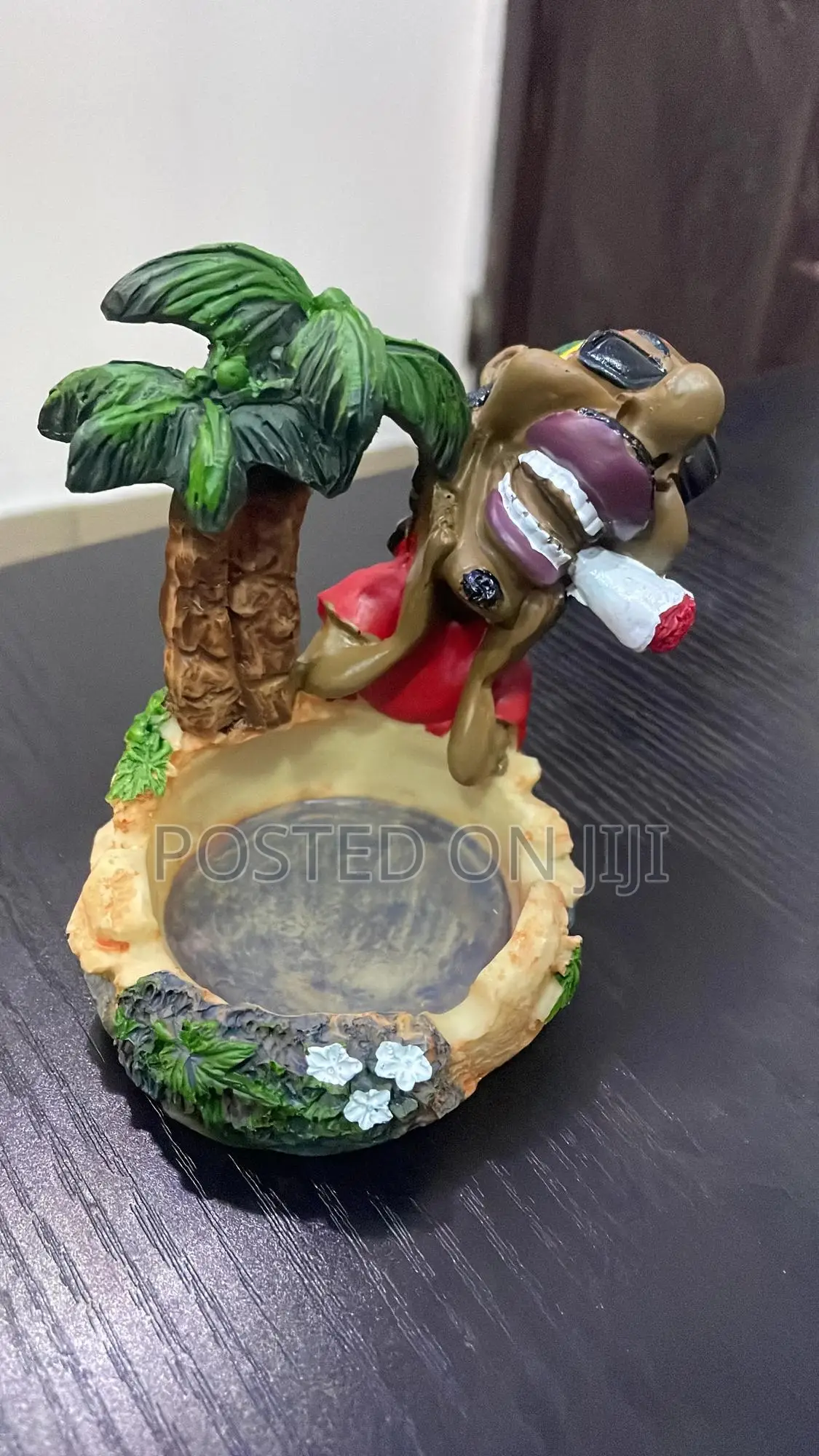 Artistic Design Ashtray