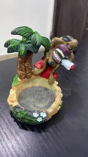 Artistic Design Ashtray