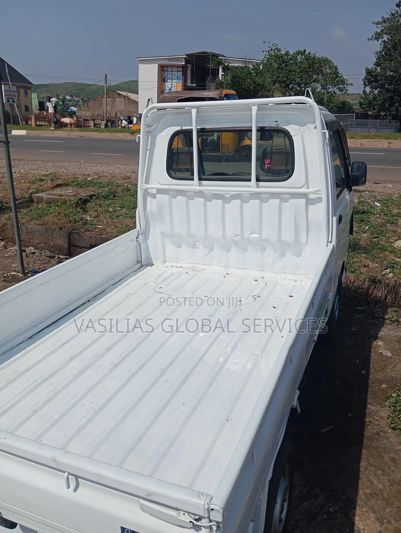 Daihatsu Hijet 2007 White