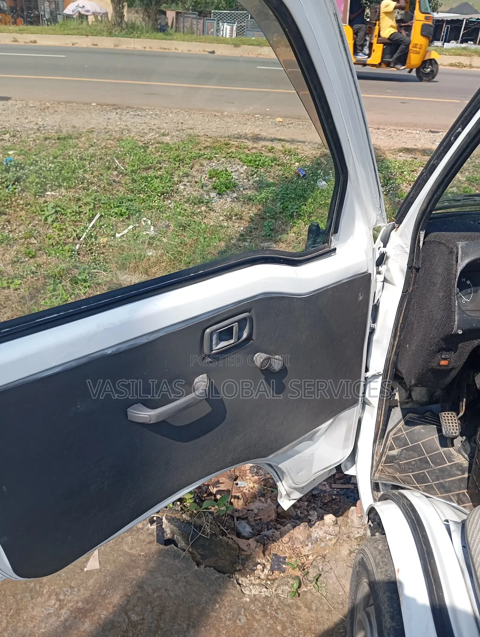 Daihatsu Hijet 2007 White