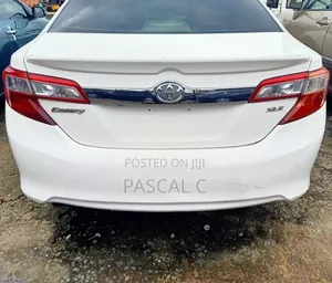 Toyota Camry XLE 4dr Sedan (3.5L 6cyl 6A) 2014 White