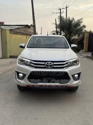 Toyota Hilux 2018 White