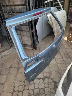 Toyota Sienna Empty Booth 06 Model Neat Automatic